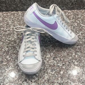 Nike Blazer Low ' 77 White / Purple youth Shoes Size 3.5 Y